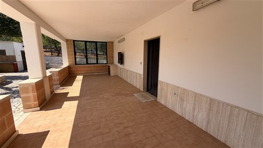 Villa Di 2 Vani, Veranda, Box. Ristrutturata, Ottimo Stato, Fotovoltaico